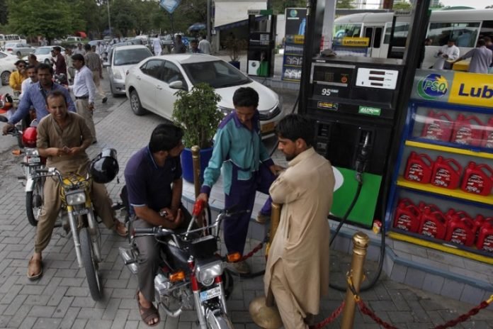 Petrol prices increased in Pakistan 2nd time in a week