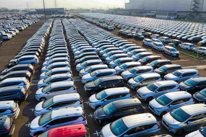 Auto sector witnesses 39% increase in car sales amid Economic Crisis