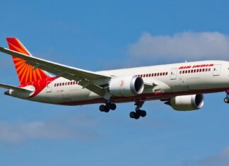 Pakistan extends ban on Indian aircraft